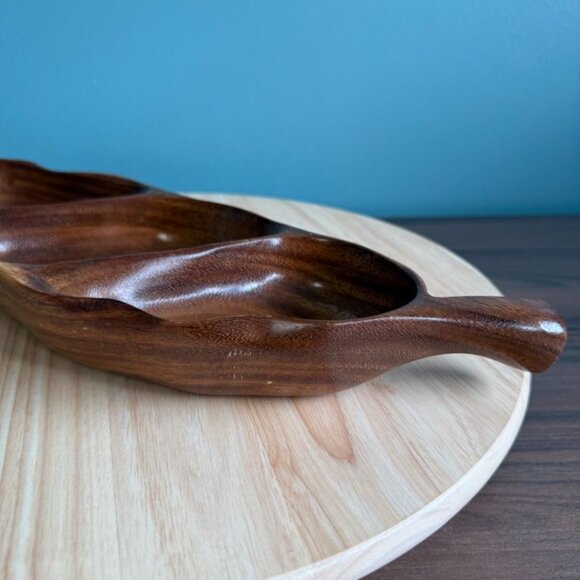 Handcrafted Leaf-Shaped Wooden Serving Tray 3-Compartments 16" Long Decorative T - Picture 4 of 11